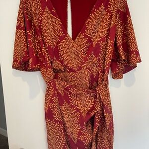 Selfie Leslie Wrap Dress – Red & Gold Print (Size L / AUS 12)